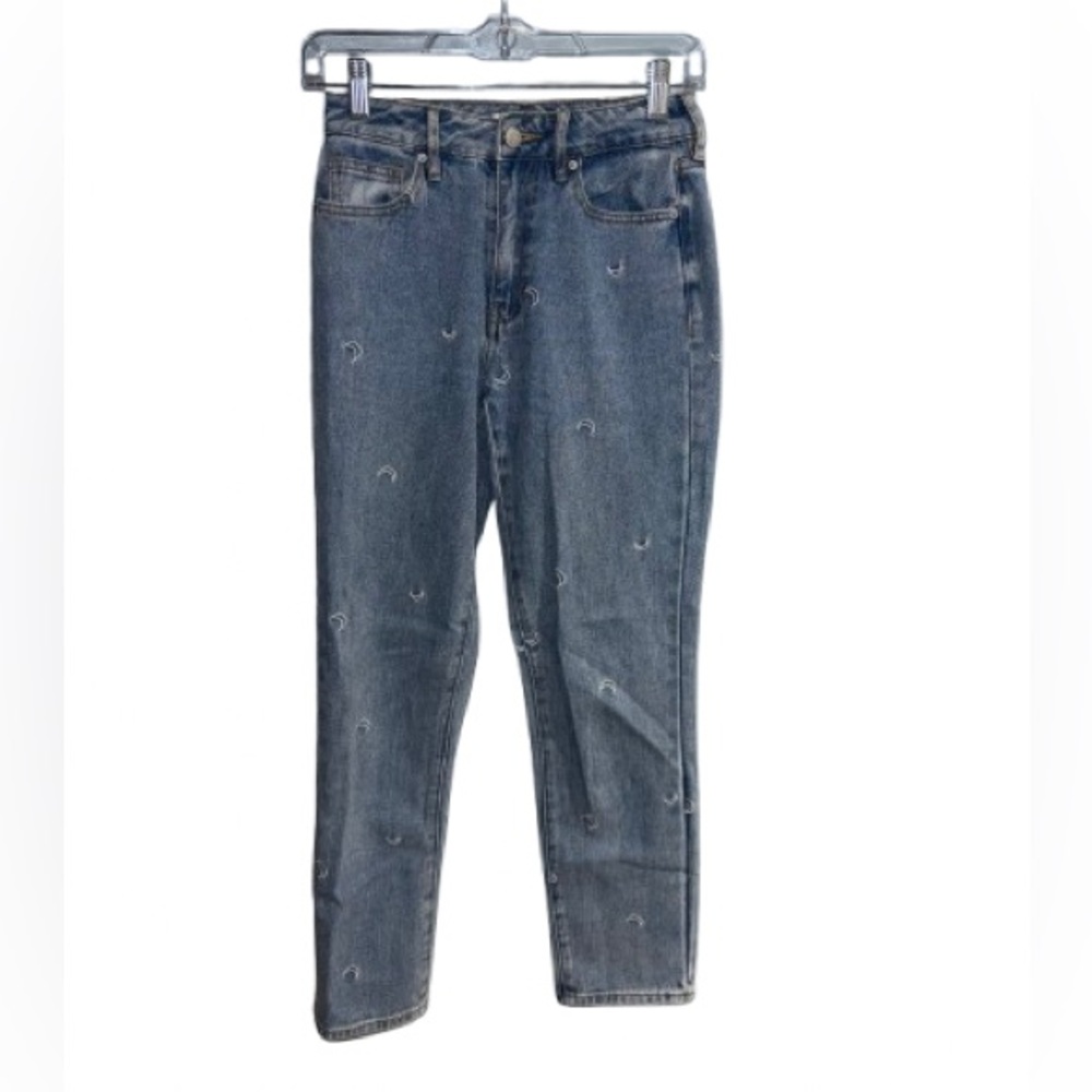 ~PacSun moon embroidered blue mom jeans
